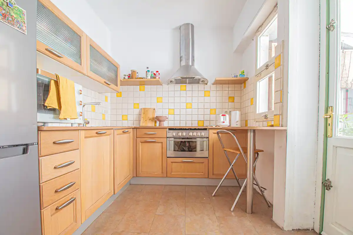 Casa esquinera planta baja en venta (Figueres)