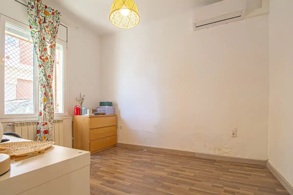 Casa esquinera planta baja en venta (Figueres)