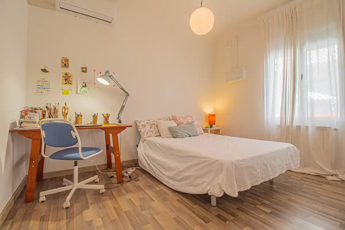 Casa esquinera planta baja en venta (Figueres)