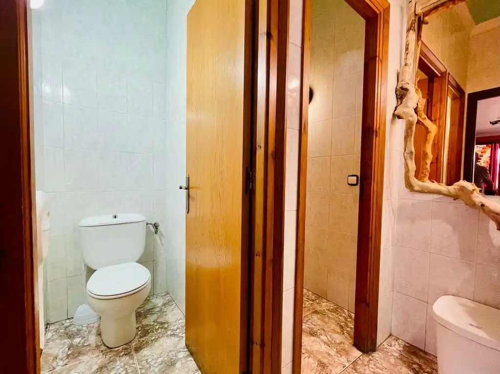 Bar restarurante en activo con vivienda más piscina en venta (Vilajuïga)