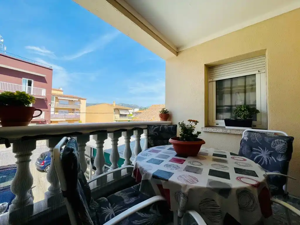 Bar restarurante en activo con vivienda más piscina en venta (Vilajuïga)