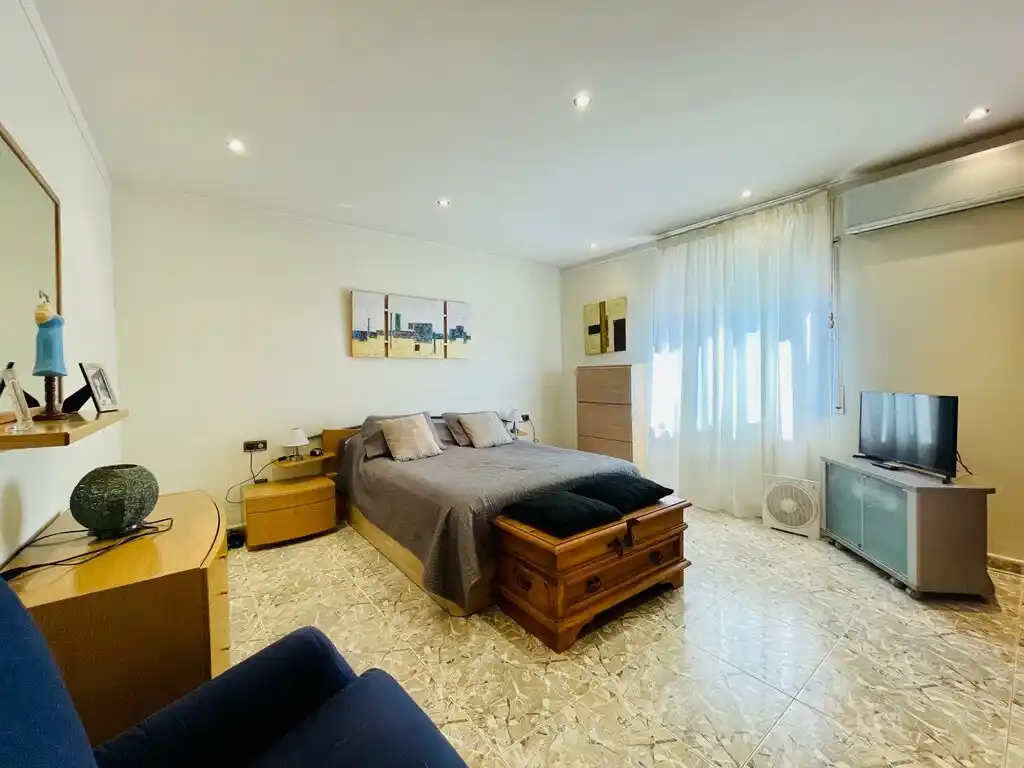 Bar restarurante en activo con vivienda más piscina en venta (Vilajuïga)