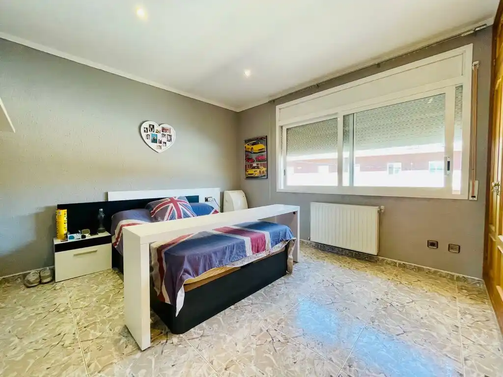 Bar restarurante en activo con vivienda más piscina en venta (Vilajuïga)