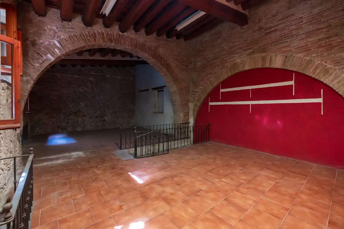 Gran oportunidad de local comercial en el centro de Figueres con ubicación inmejorable.