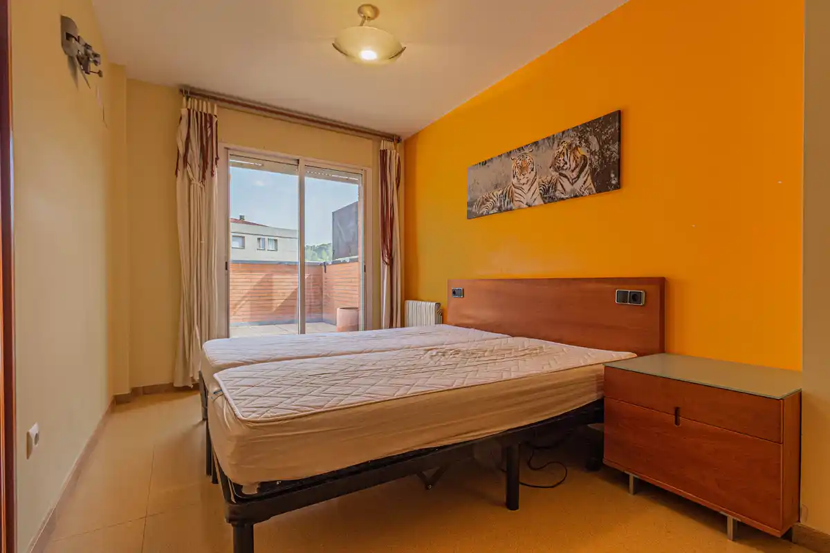 ¿Buscas un piso con terraza, luz natural y vistas en Figueres?