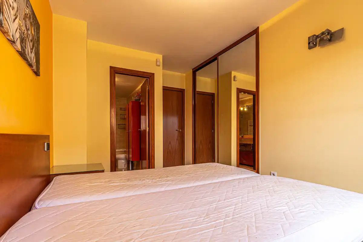 ¿Buscas un piso con terraza, luz natural y vistas en Figueres?