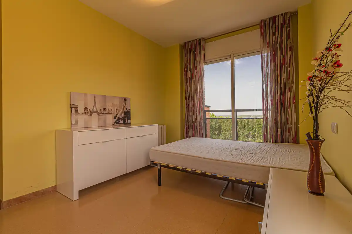 ¿Buscas un piso con terraza, luz natural y vistas en Figueres?