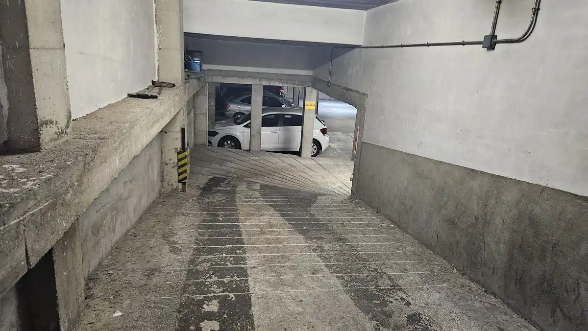 Plaza de Parking en venta en la calle Pere III de Figueres.