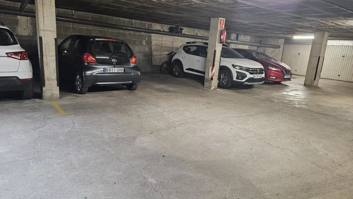 Plaza de Parking en venta en la calle Pere III de Figueres.