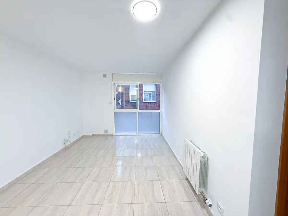 2-bedroom apartment with elevator in Figueres
