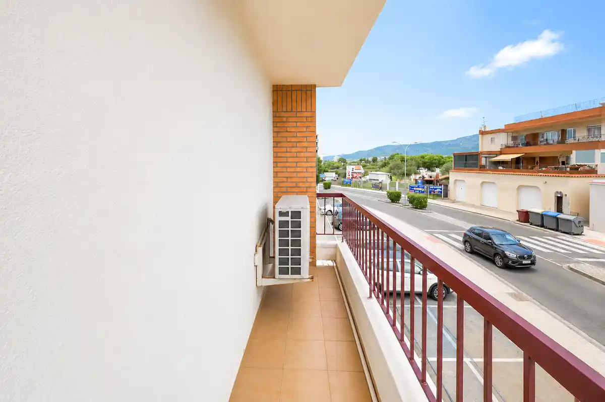 Tu rincón junto al mar en Roses: terraza con vistas al canal y parking privado