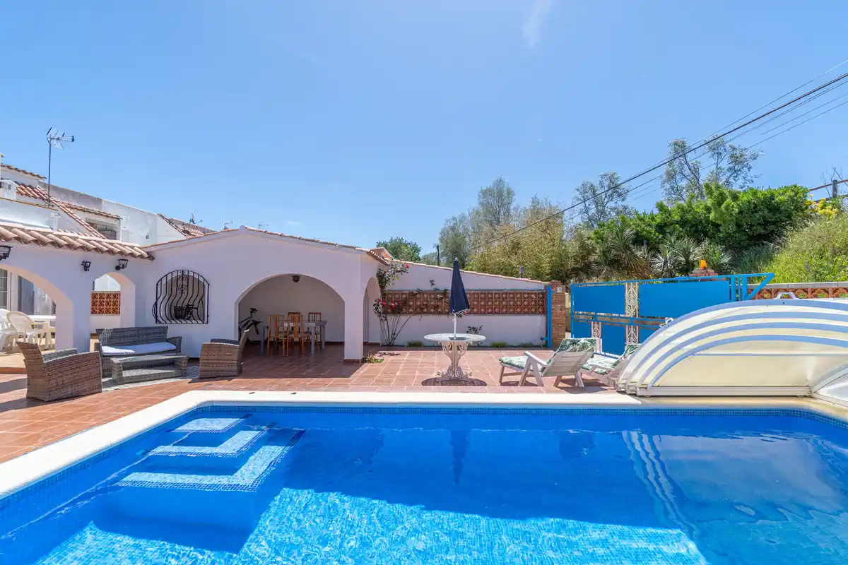 Casa 3 habitaciones con piscina a 10 minutos de la playa de Empuriabrava