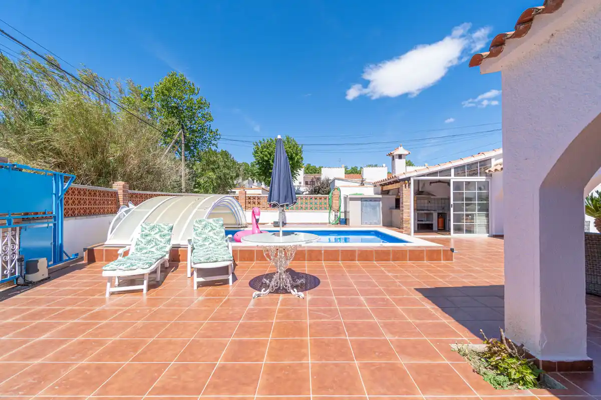 Casa 3 habitaciones con piscina a 10 minutos de la playa de Empuriabrava