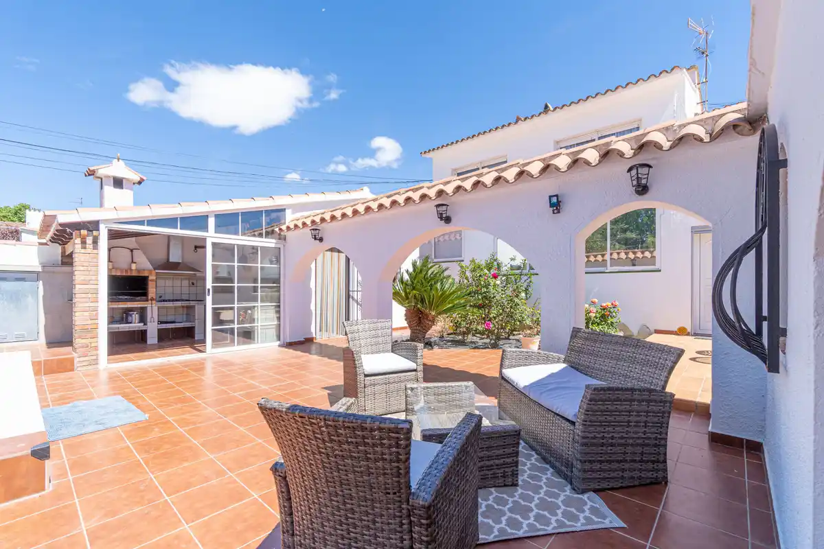 Casa 3 habitaciones con piscina a 10 minutos de la playa de Empuriabrava