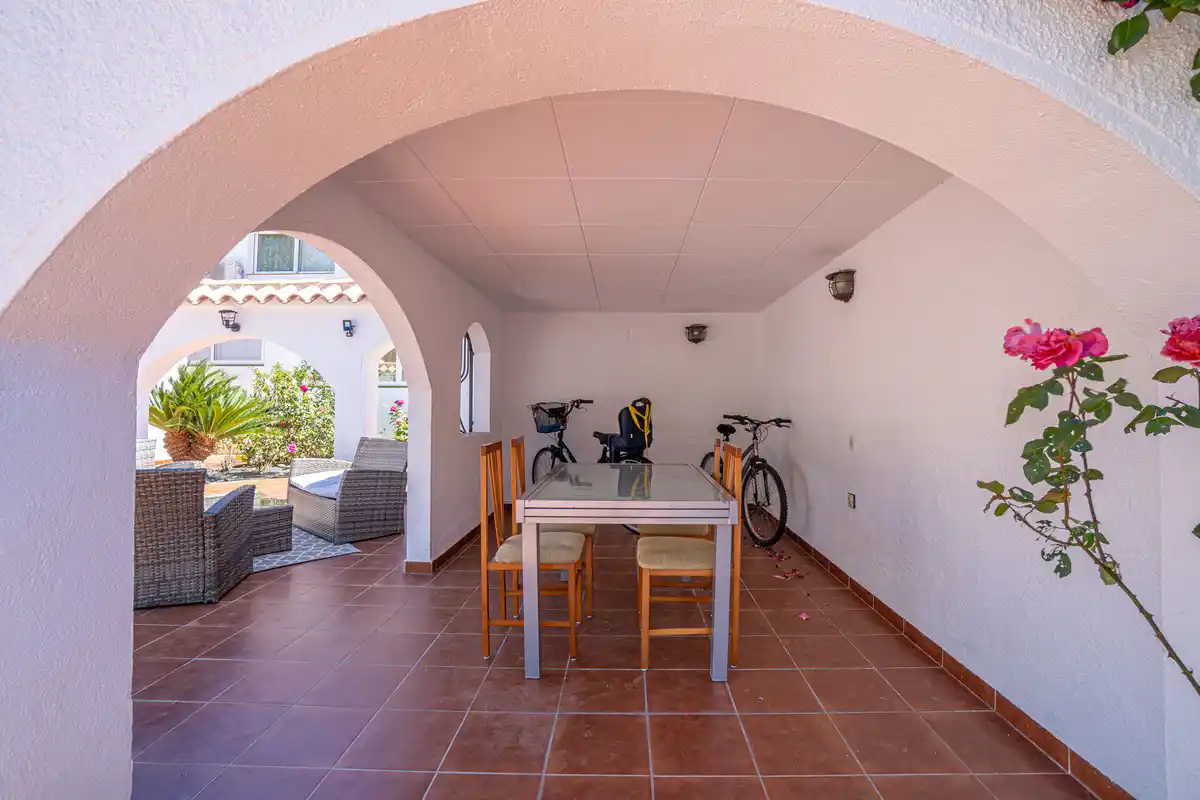 Casa 3 habitaciones con piscina a 10 minutos de la playa de Empuriabrava