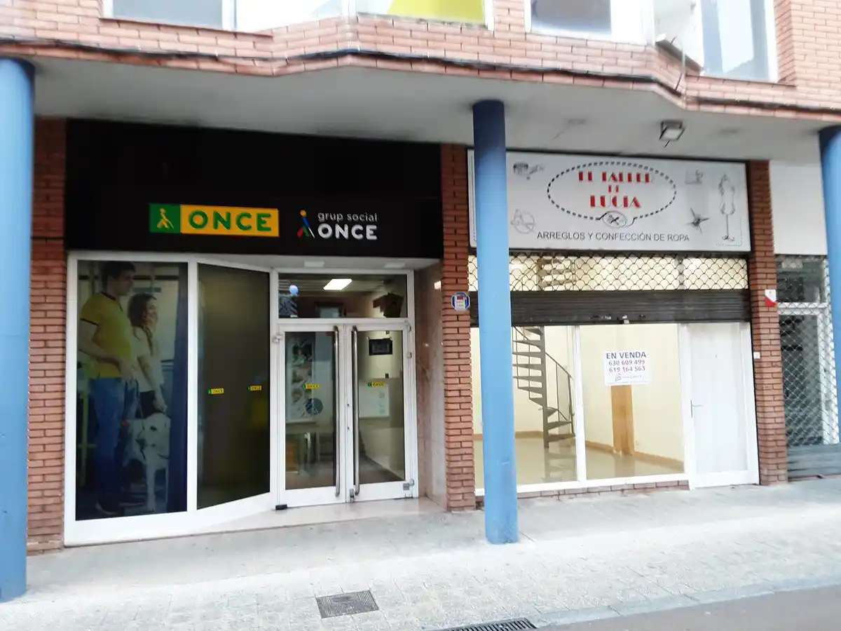 Local a pie de calle, a pocos metros de la plaza de la Palmera (Figueres).