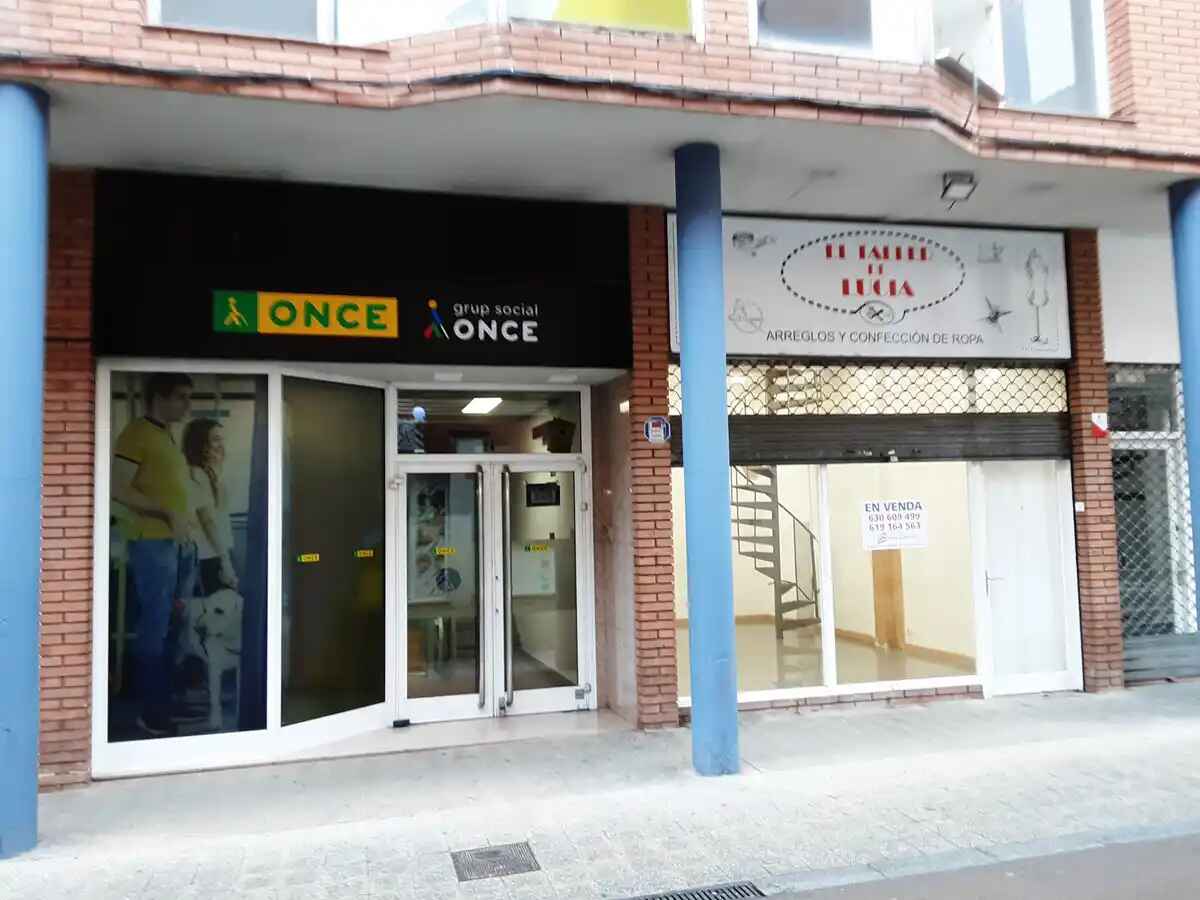 Local a pie de calle, a pocos metros de la plaza de la Palmera (Figueres).