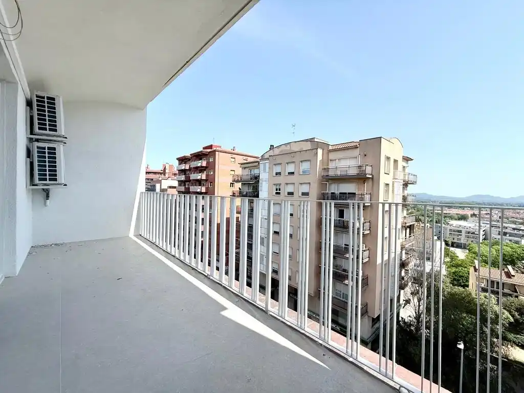 Oportunidad Única: Piso a estrenar a 200m del Museo Dalí (Figueres).