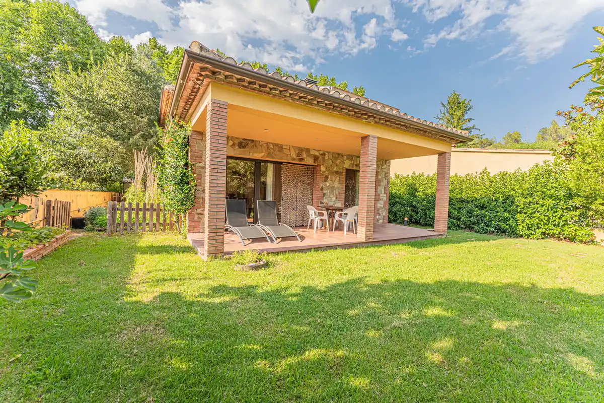 ¿Buscas una casa independiente donde disfrutar de tranquilidad, privacidad y naturaleza?