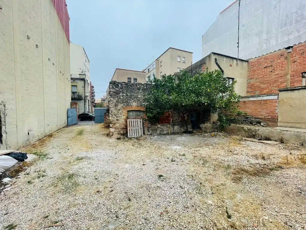 Terreno edificable en C/ Oliva