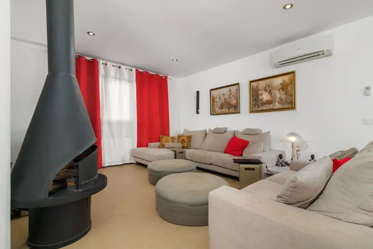 Magnífica casa moderna en Pau, ubicada en una zona tranquila y privada de la Costa Brava.