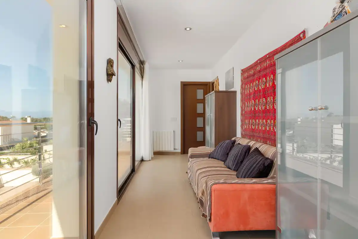 Magnífica casa moderna en Pau, ubicada en una zona tranquila y privada de la Costa Brava.