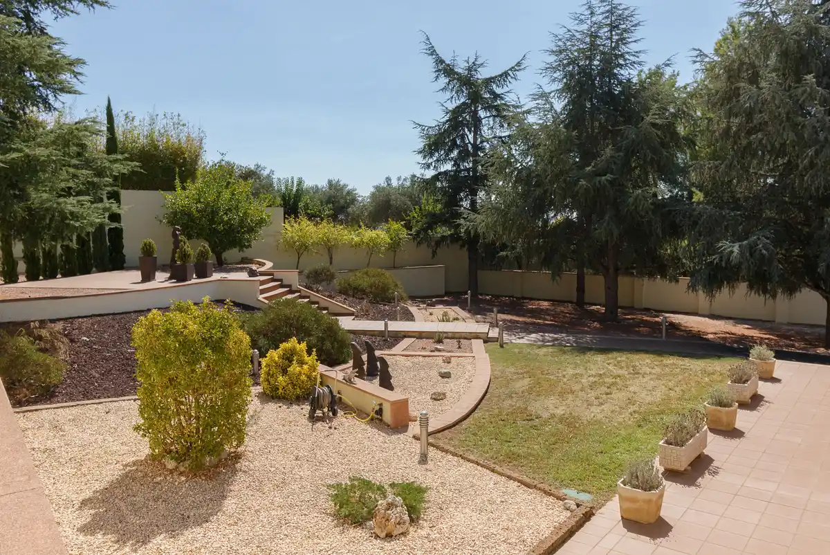 Magnífica casa moderna en Pau, ubicada en una zona tranquila y privada de la Costa Brava.