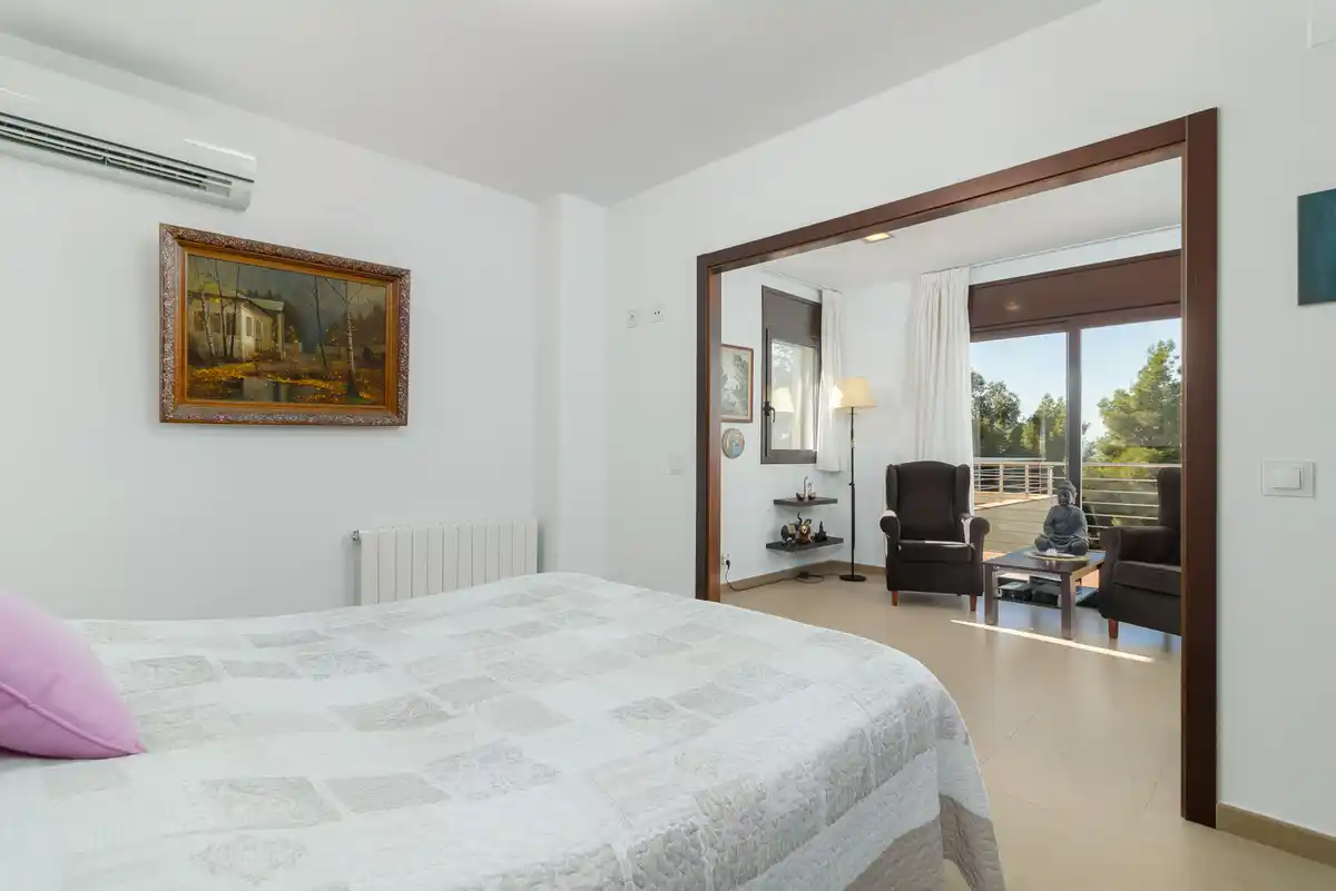 Magnífica casa moderna en Pau, ubicada en una zona tranquila y privada de la Costa Brava.