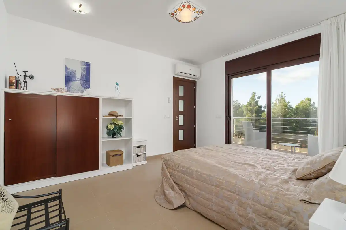 Magnífica casa moderna en Pau, ubicada en una zona tranquila y privada de la Costa Brava.