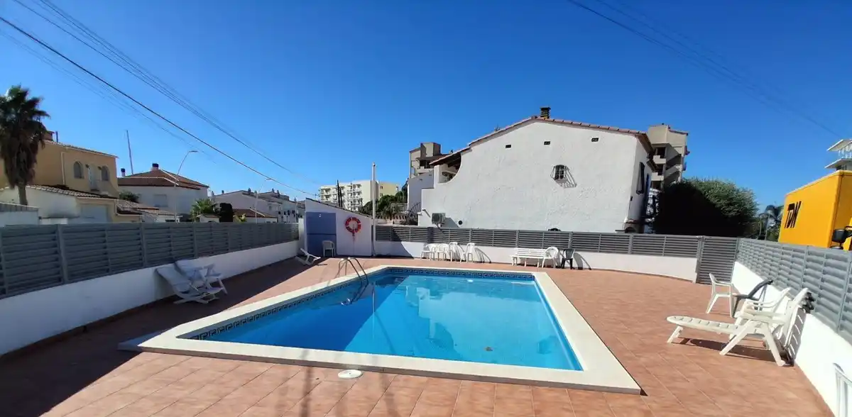 Casa adosada en Santa Margarida ¡Tu refugio ideal!