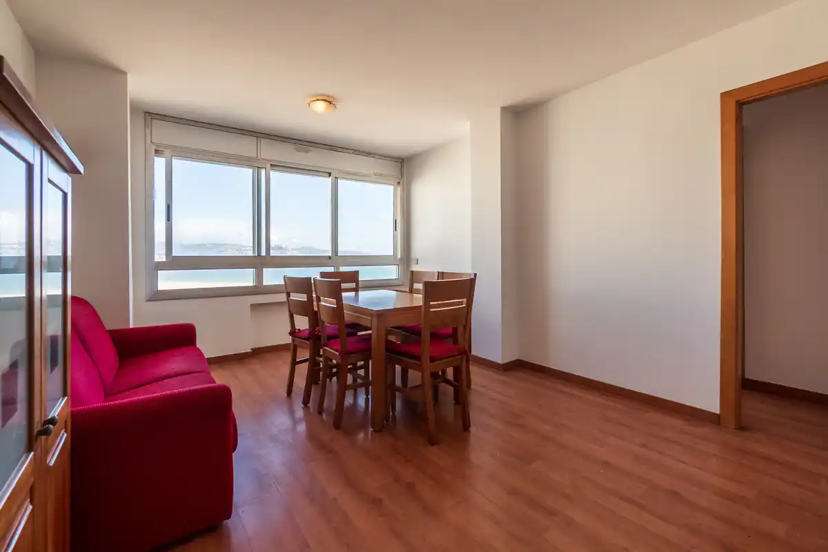 Vive el mar a solo 100 metros de la playa de Empuriabrava.