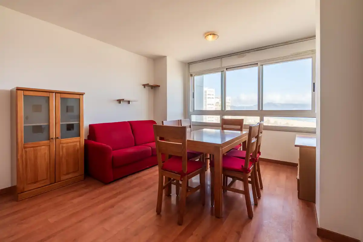 Vive el mar a solo 100 metros de la playa de Empuriabrava.