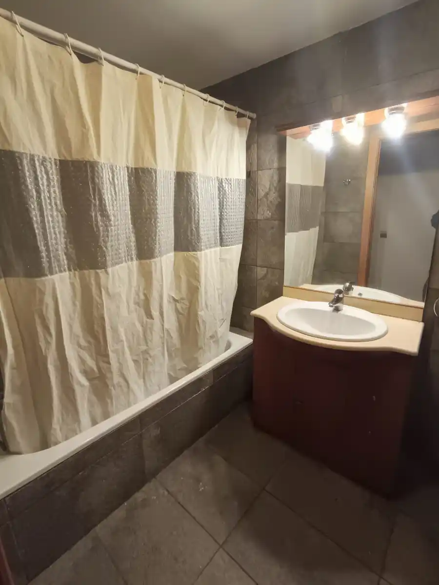 Vive el mar a solo 100 metros de la playa de Empuriabrava.