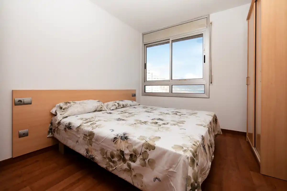 Vive el mar a solo 100 metros de la playa de Empuriabrava.