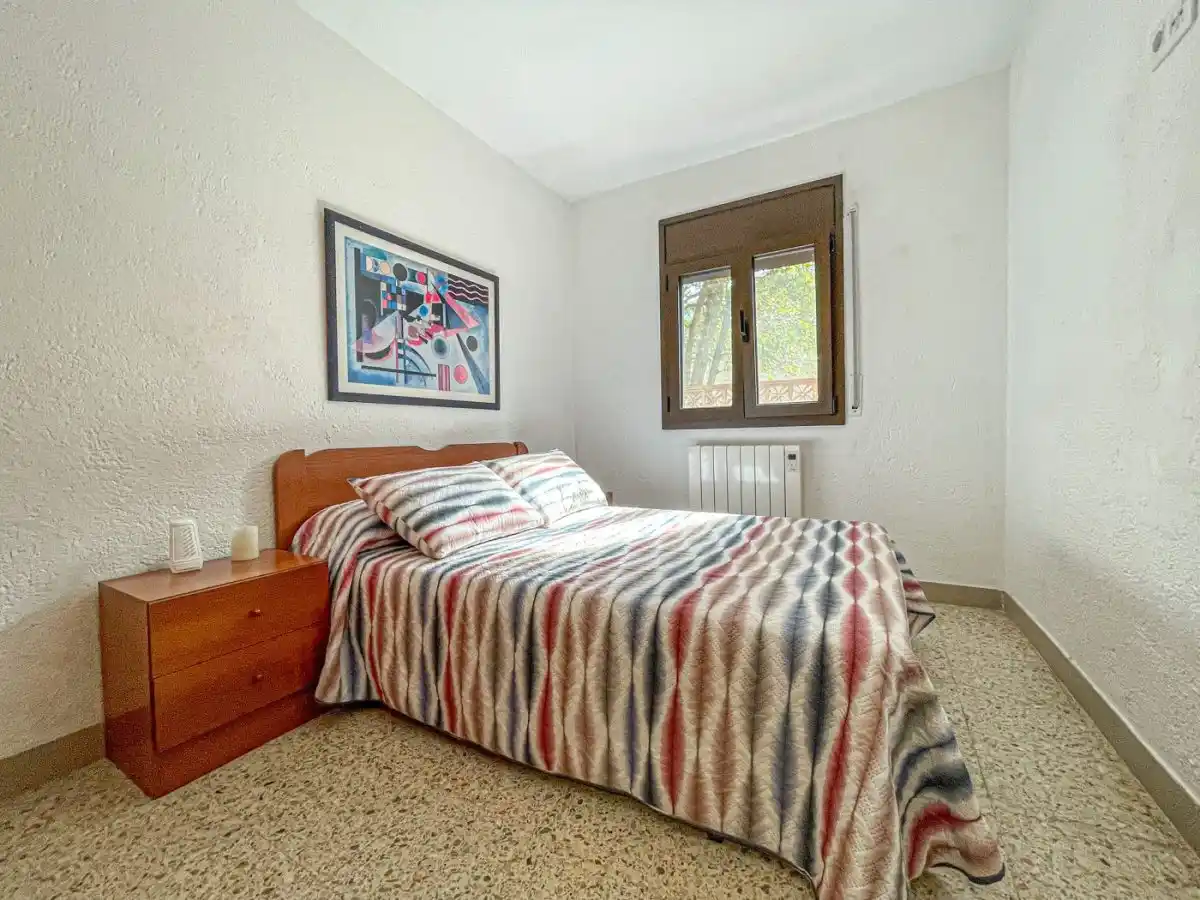 CASA CON DOS VIVIENDAS INDEPENDIENTES EN ALBANYÀ