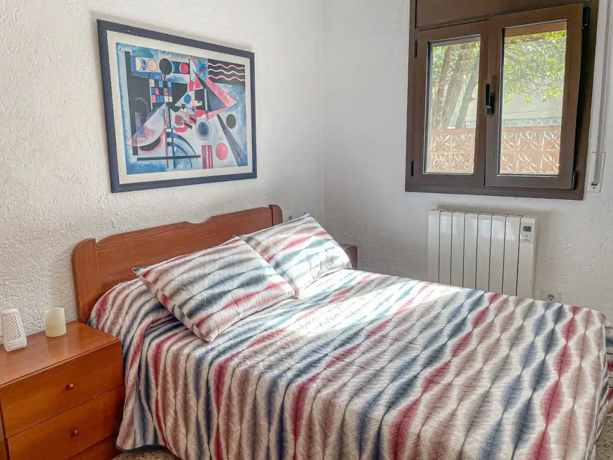 CASA CON DOS VIVIENDAS INDEPENDIENTES EN ALBANYÀ