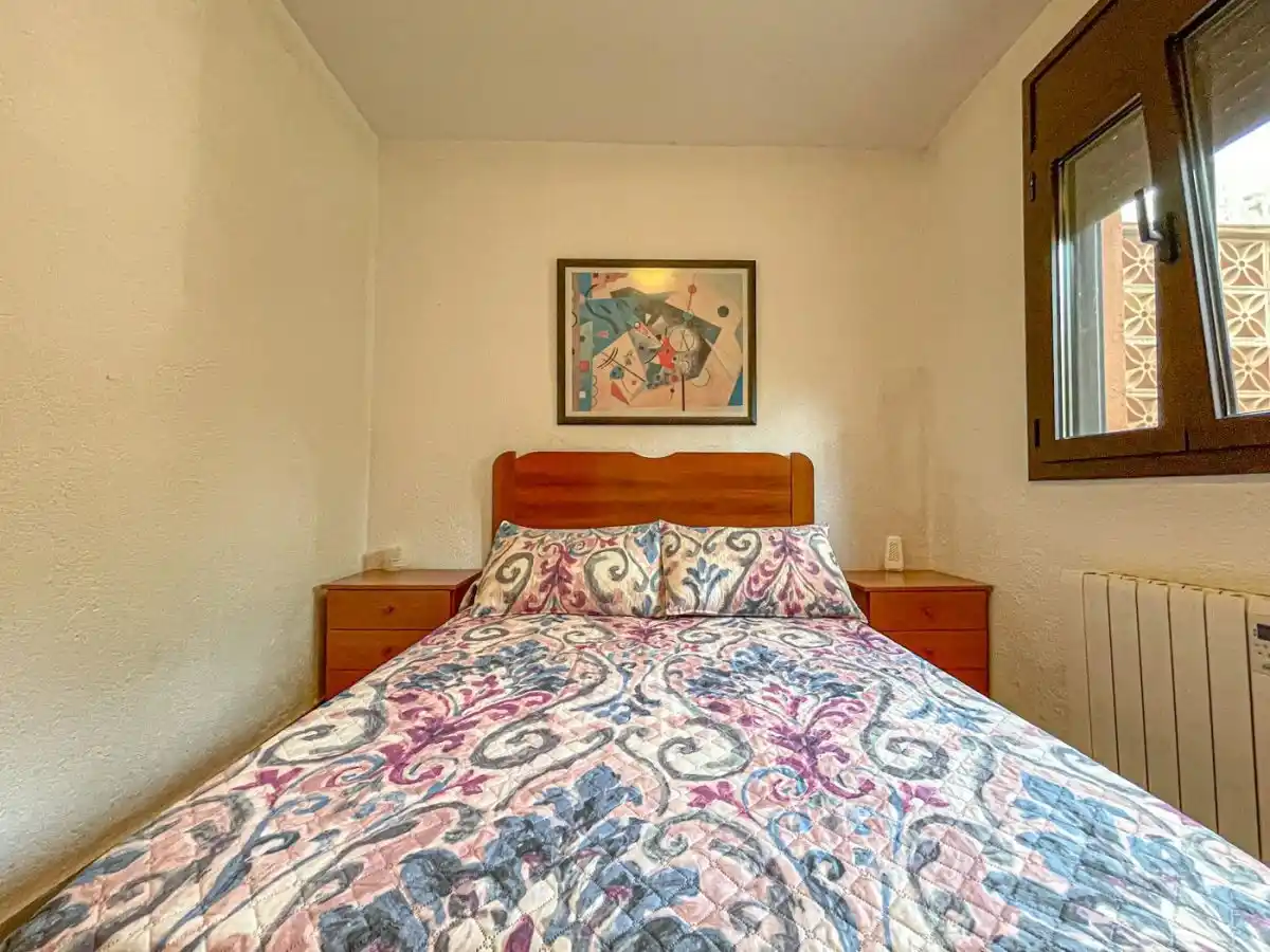 CASA CON DOS VIVIENDAS INDEPENDIENTES EN ALBANYÀ