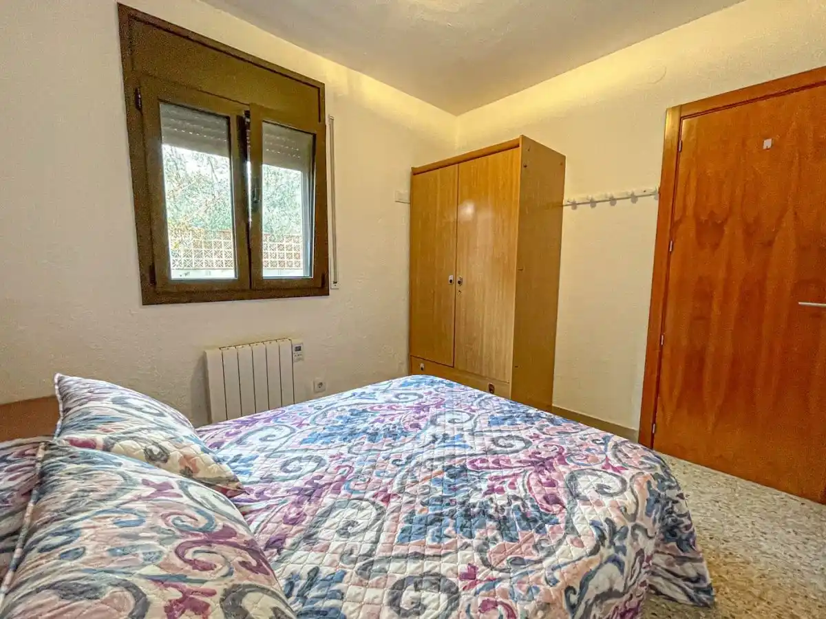 CASA CON DOS VIVIENDAS INDEPENDIENTES EN ALBANYÀ