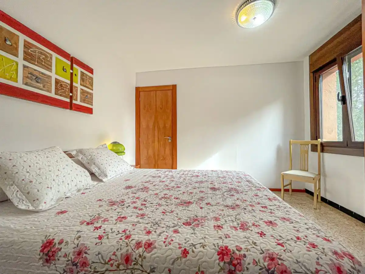 CASA CON DOS VIVIENDAS INDEPENDIENTES EN ALBANYÀ