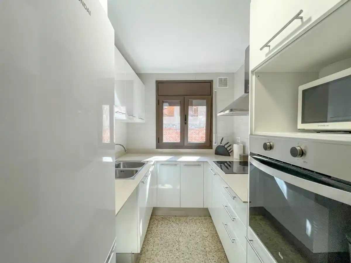 CASA CON DOS VIVIENDAS INDEPENDIENTES EN ALBANYÀ