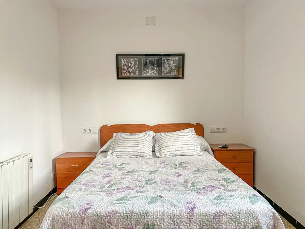 CASA CON DOS VIVIENDAS INDEPENDIENTES EN ALBANYÀ