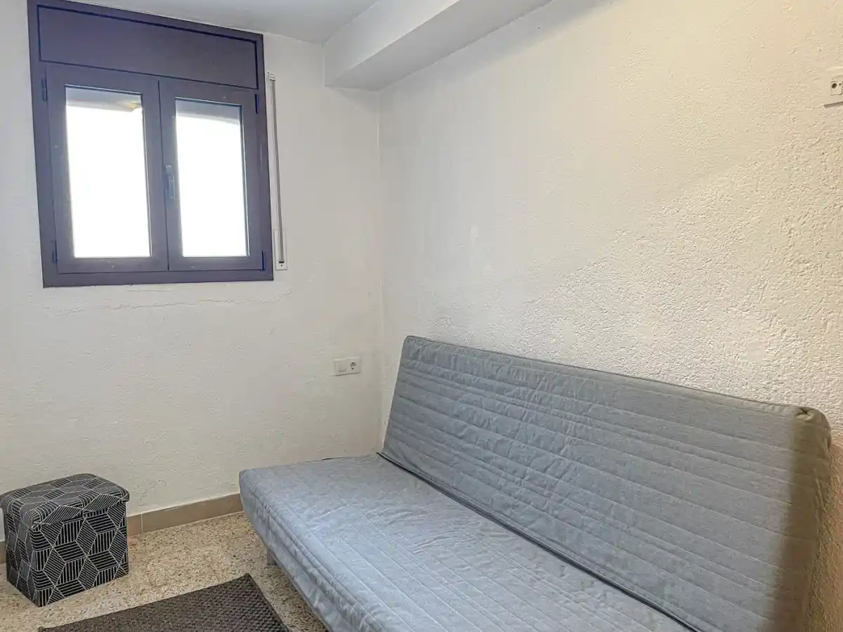 CASA CON DOS VIVIENDAS INDEPENDIENTES EN ALBANYÀ