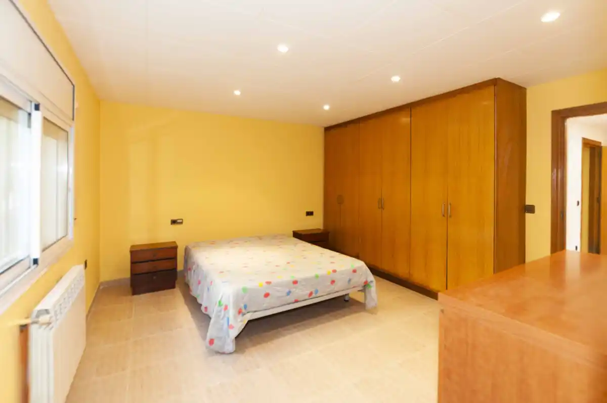Amplio apartamento con jardín privado cerca de la playa y del centro de la ciudad. (Roses)