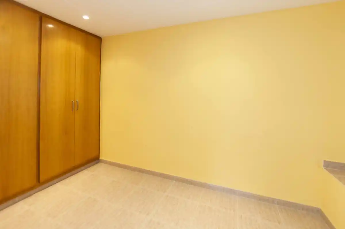 Amplio apartamento con jardín privado cerca de la playa y del centro de la ciudad. (Roses)