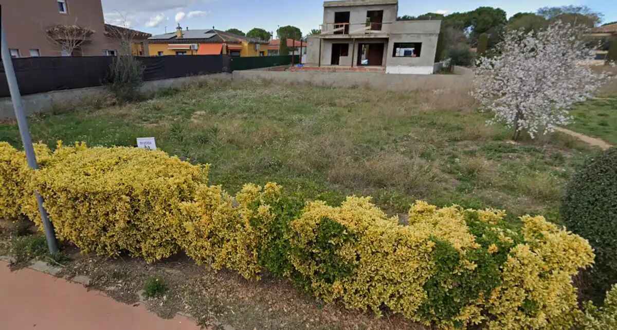 Building plot in Vilacolum