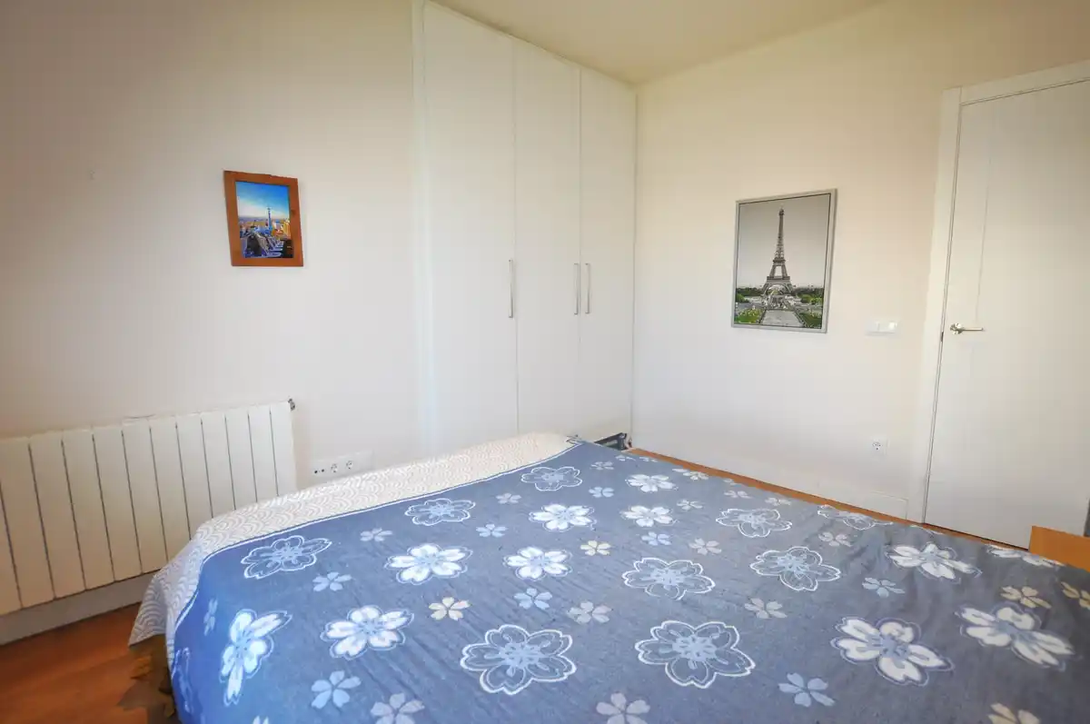 Casa reformada en venta con jardín en Sant Pere Pescador.