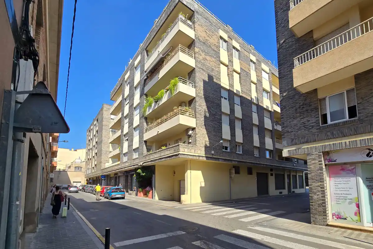Oportunidad plaza de aparcamiento en venta en el centro de Figueres