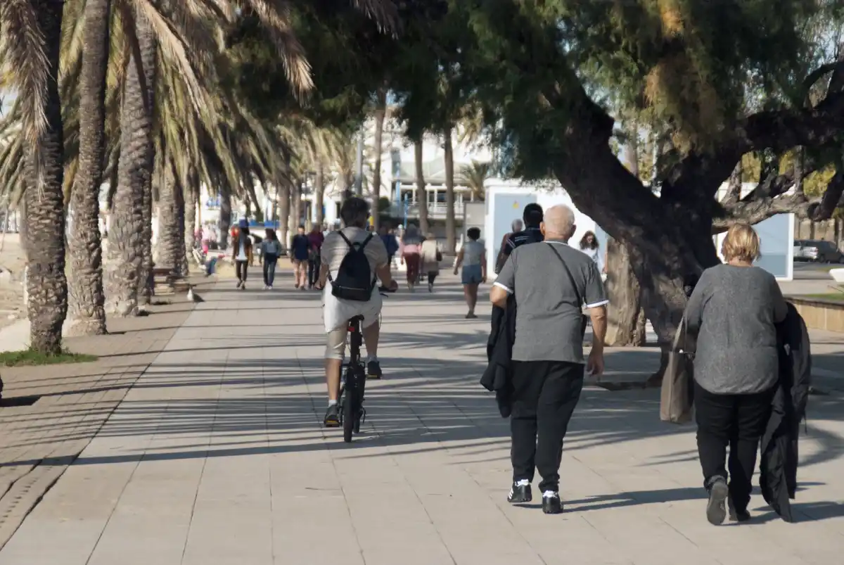 Roses. ¡A tan solo 30m de la playa y con licencia turística!