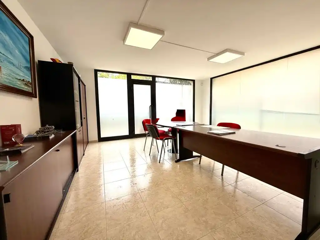 Local/oficina comercial en venta en Figueres (Carretera de Francia).