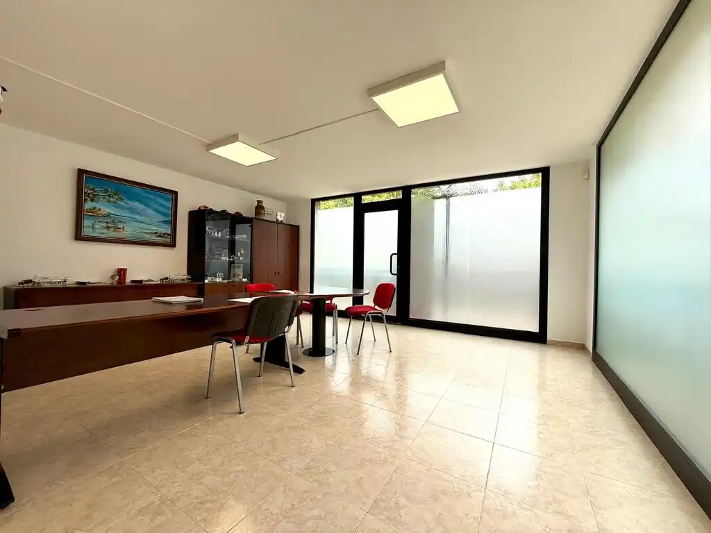 Local/oficina comercial en venta en Figueres (Carretera de Francia).